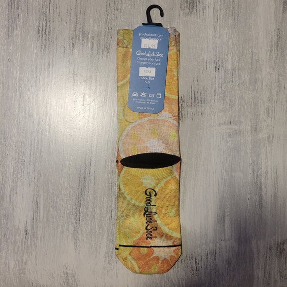 2/$15 Citrus Active Fit Socks - Picture 2 of 3